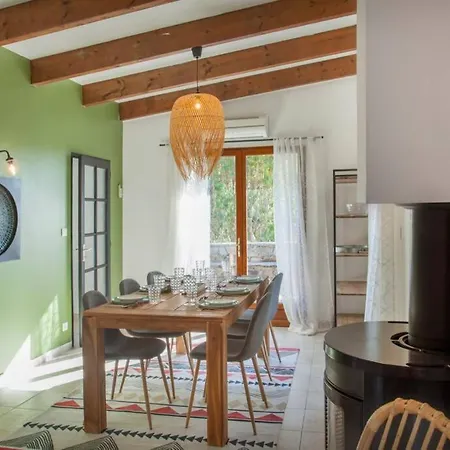Bodri, Maison En Pierre Avec Vue Et Piscine Chauffee