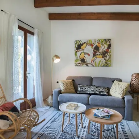 Bodri, Maison En Pierre Avec Vue Et Piscine Chauffee *