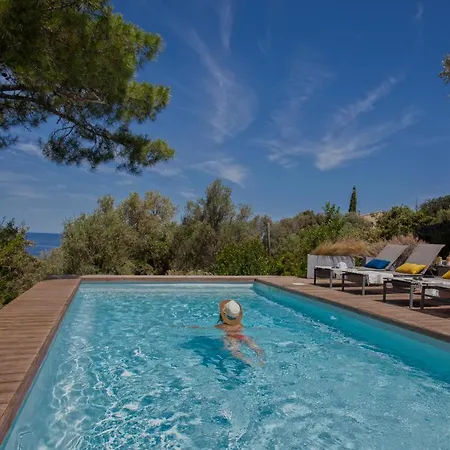 Villa Bodri, Maison En Pierre Avec Vue Et Piscine Chauffee