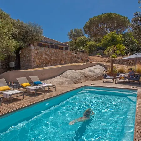 Villa Bodri, Maison En Pierre Avec Vue Et Piscine Chauffee *