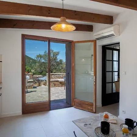 Bodri, Maison En Pierre Avec Vue Et Piscine Chauffee *