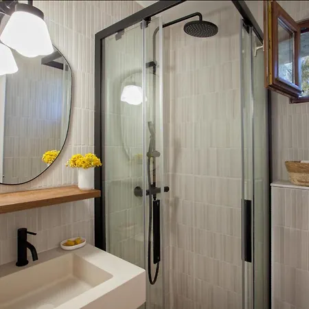 Vila Bodri, Maison En Pierre Avec Vue Et Piscine Chauffee