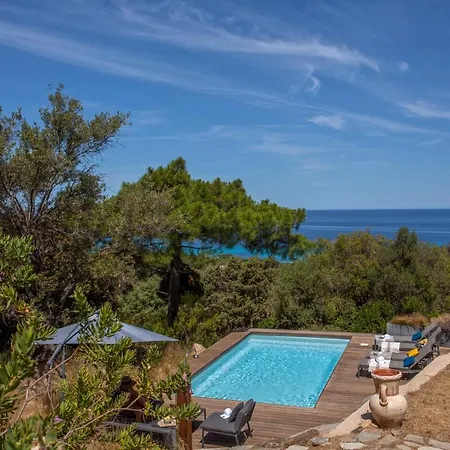 Bodri, Maison En Pierre Avec Vue Et Piscine Chauffee *