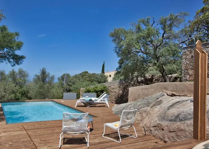 别墅 Bodri, Maison En Pierre Avec Vue Et Piscine Chauffee