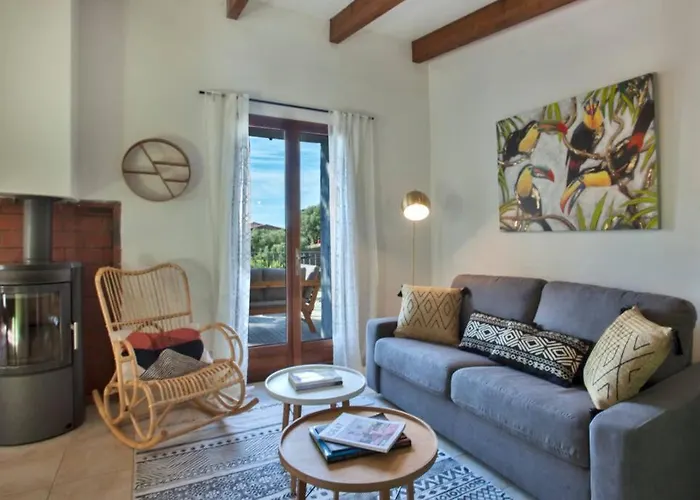 Bodri, Maison En Pierre Avec Vue Et Piscine Chauffee *