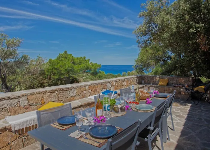 别墅 Bodri, Maison En Pierre Avec Vue Et Piscine Chauffee