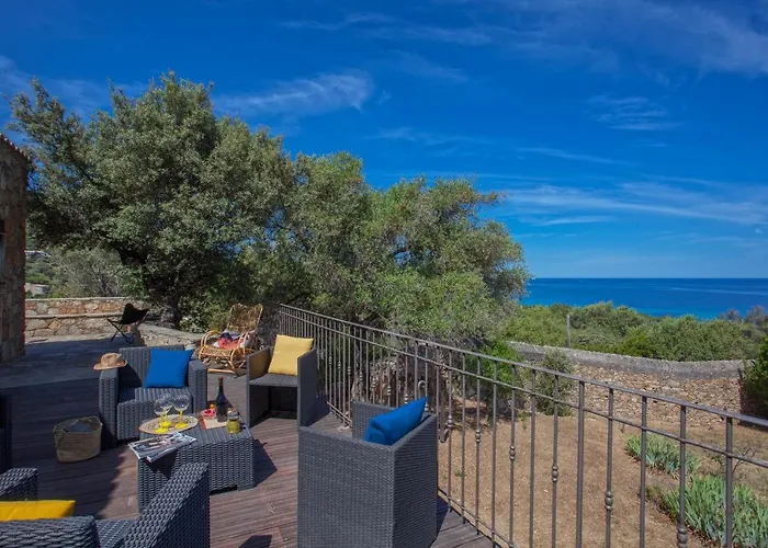 Bodri, Maison En Pierre Avec Vue Et Piscine Chauffee